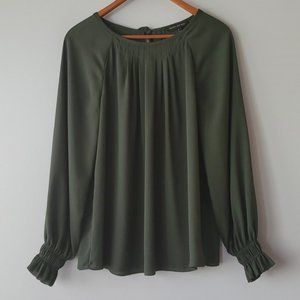 Banana Republic olive green pleated long sleeve top Sz S